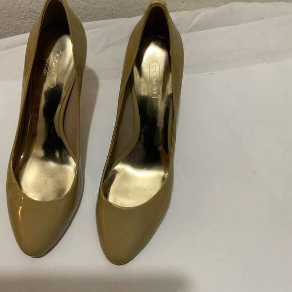 Coach New York Grand patent beige kitten heel pointy toe pumps heels Size 8 B - Picture 11 of 14